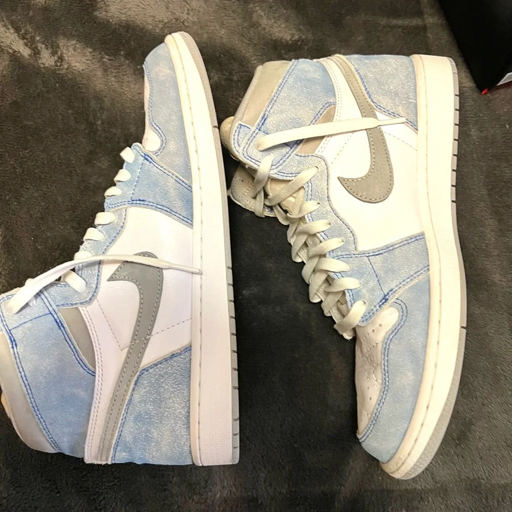 Jordan 1 Retro High OG Hyper Royal Men Shoes Mens Size 12 - Picture 5 of 9